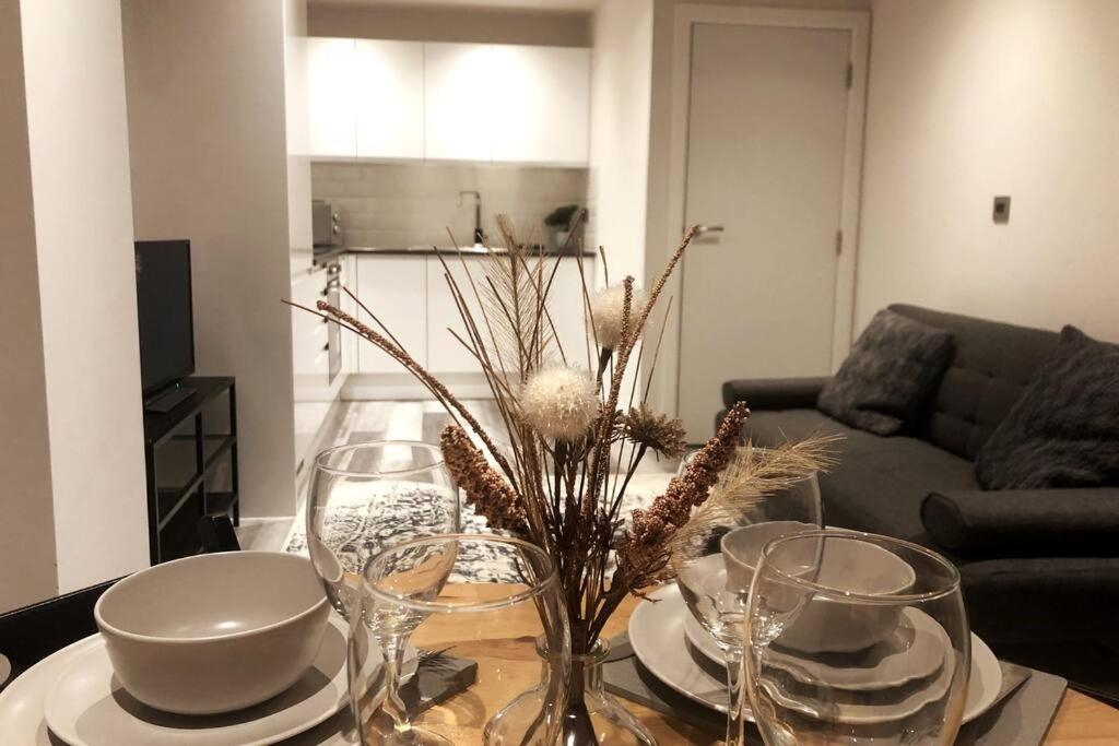Entire Apartment / Nec / Resorts World / Birmingham Airport Sheldon  エクステリア 写真